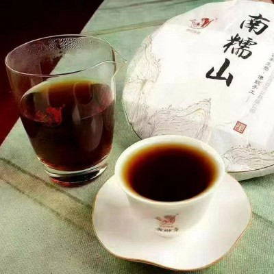 普洱茶 南糯山早春高海拔古树老茶饼 汤色金黄明亮 香气高雅图3