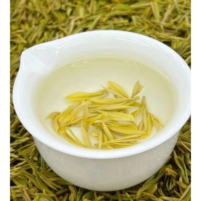 龚府早春绿茶头采散装明前高山白茶黄金芽茶叶批发手工新茶耐泡图5