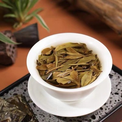 福鼎高山白茶饼散茶花香毫香白牡丹王茶叶小方片饼干茶批发500g图2